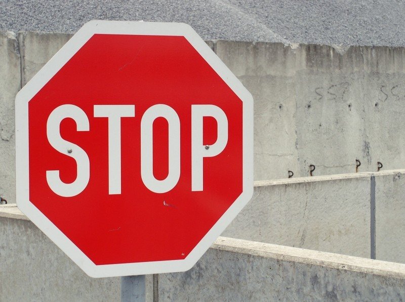 Ilustracja do artykułu stop-shield-warning-street-sign-attention.jpg